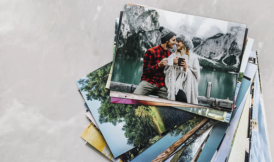 Range of sizes of online photo prints of photos taken by mobile phone of family